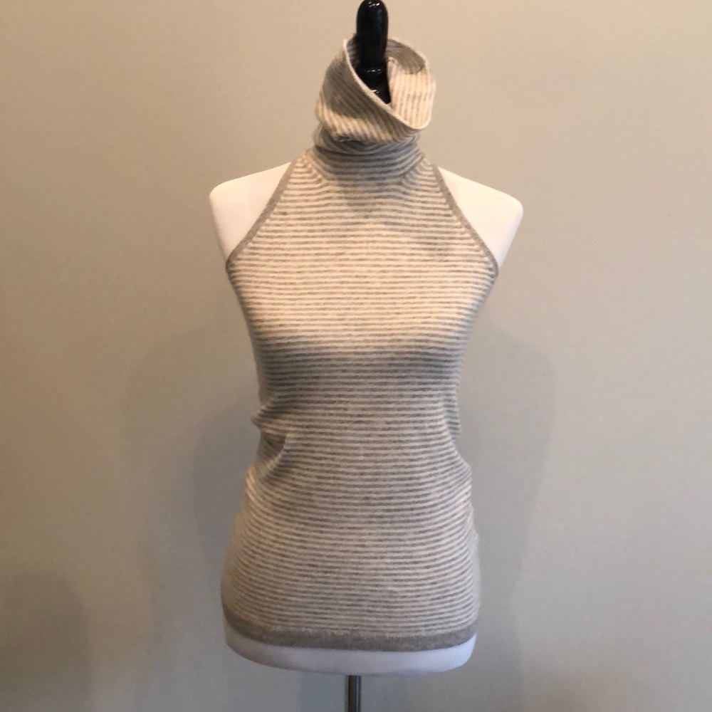 Cut off sweater turtle neck
